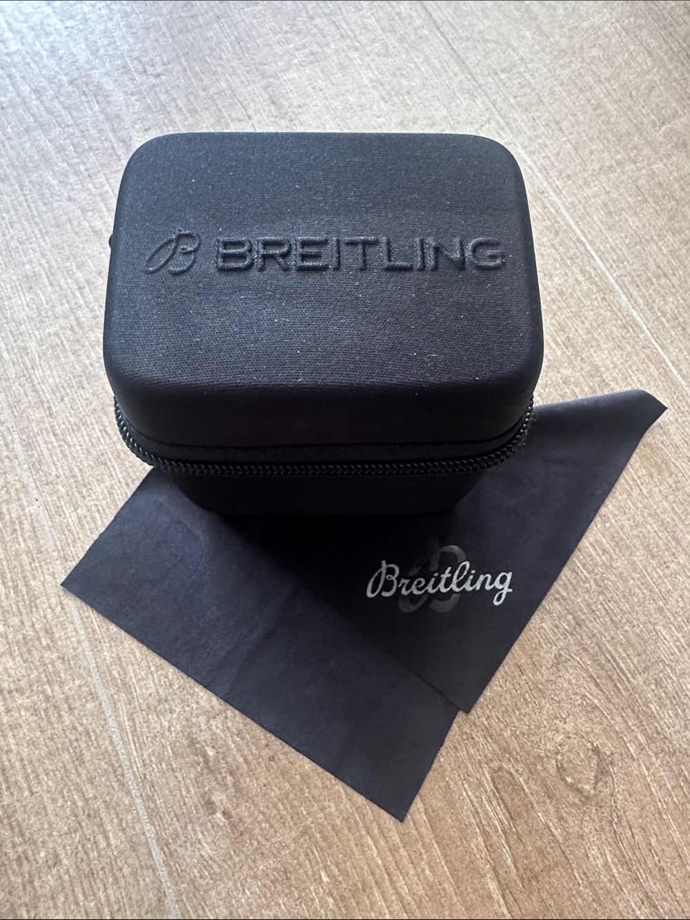 Breitling single watch travel case with cleaning cloth